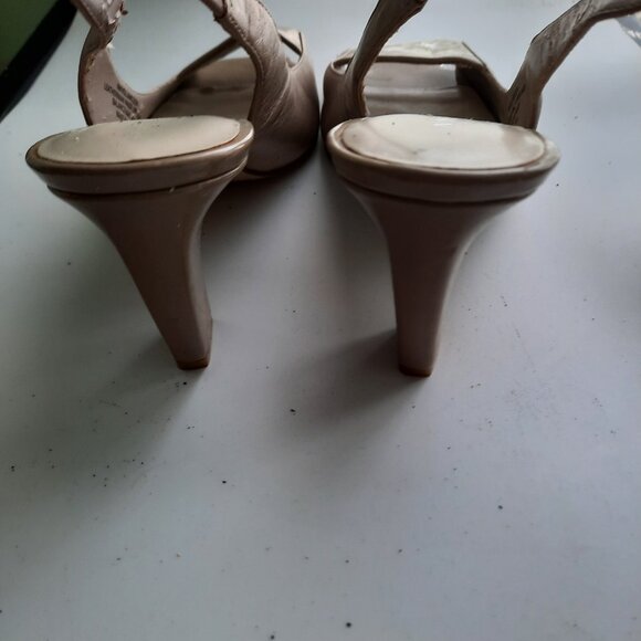 Brand New Heel Shoes - Picture 3 of 5